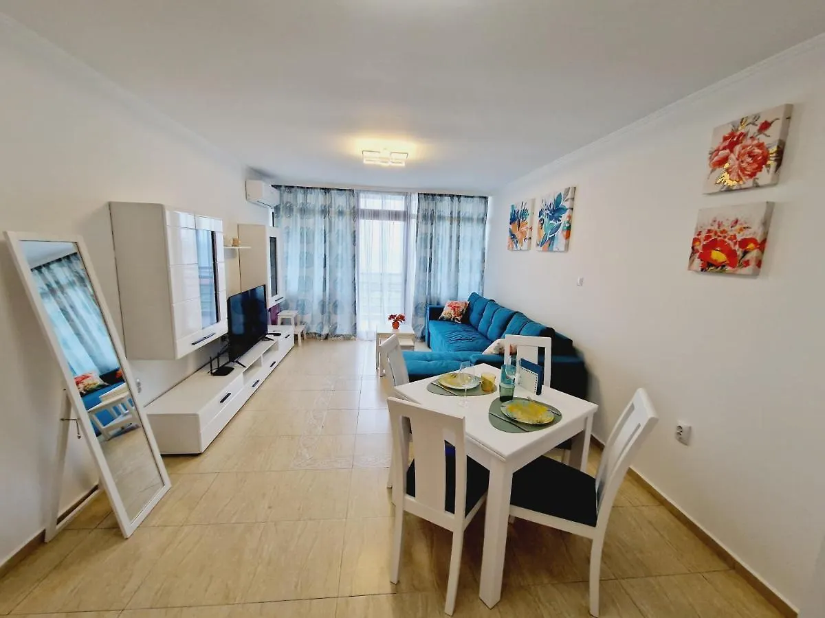 Diamond Apartments Slăntjev Brjag 4*,