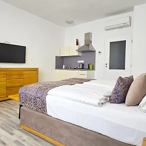 Karlova - Mostecka 10 St Depandance Apart Otel